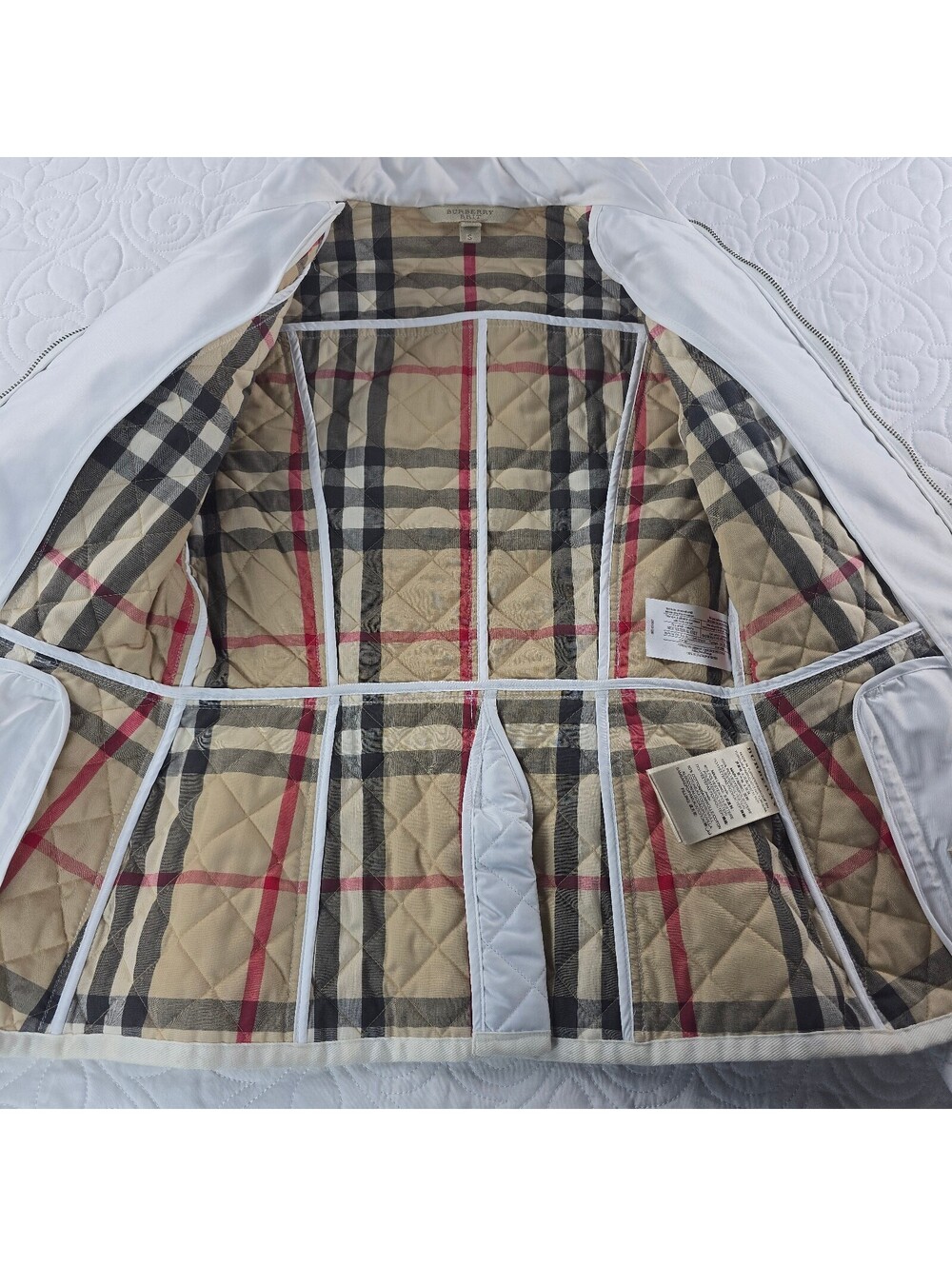 Burberry Brit Women's White Quilted Jacket Nova Check Lined Zip Front Size S - Picture 3 of 9